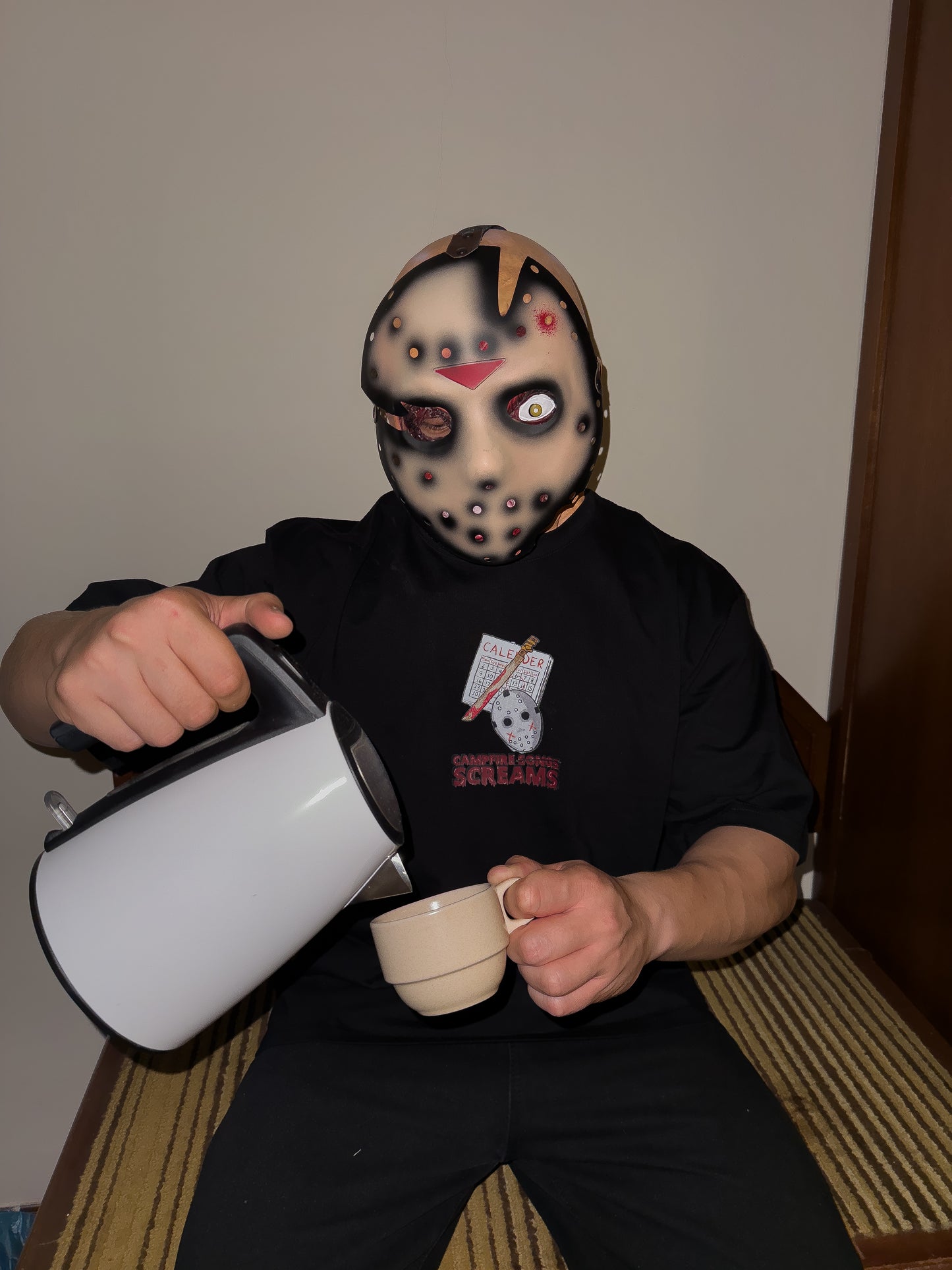 CAMPFIRE SCREAMS (BLACK T)