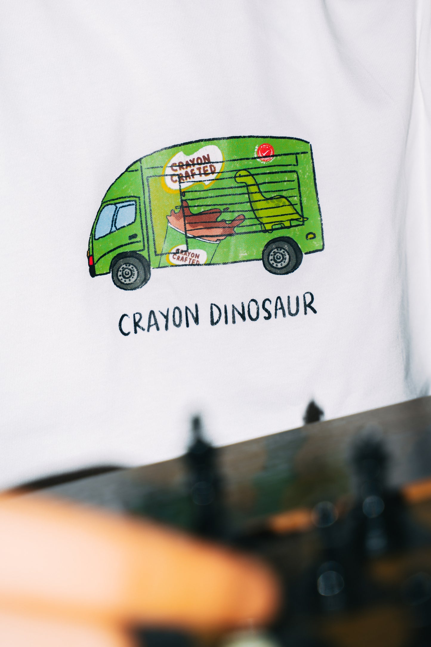 CRAYON DINOSAUR (WHITE T)