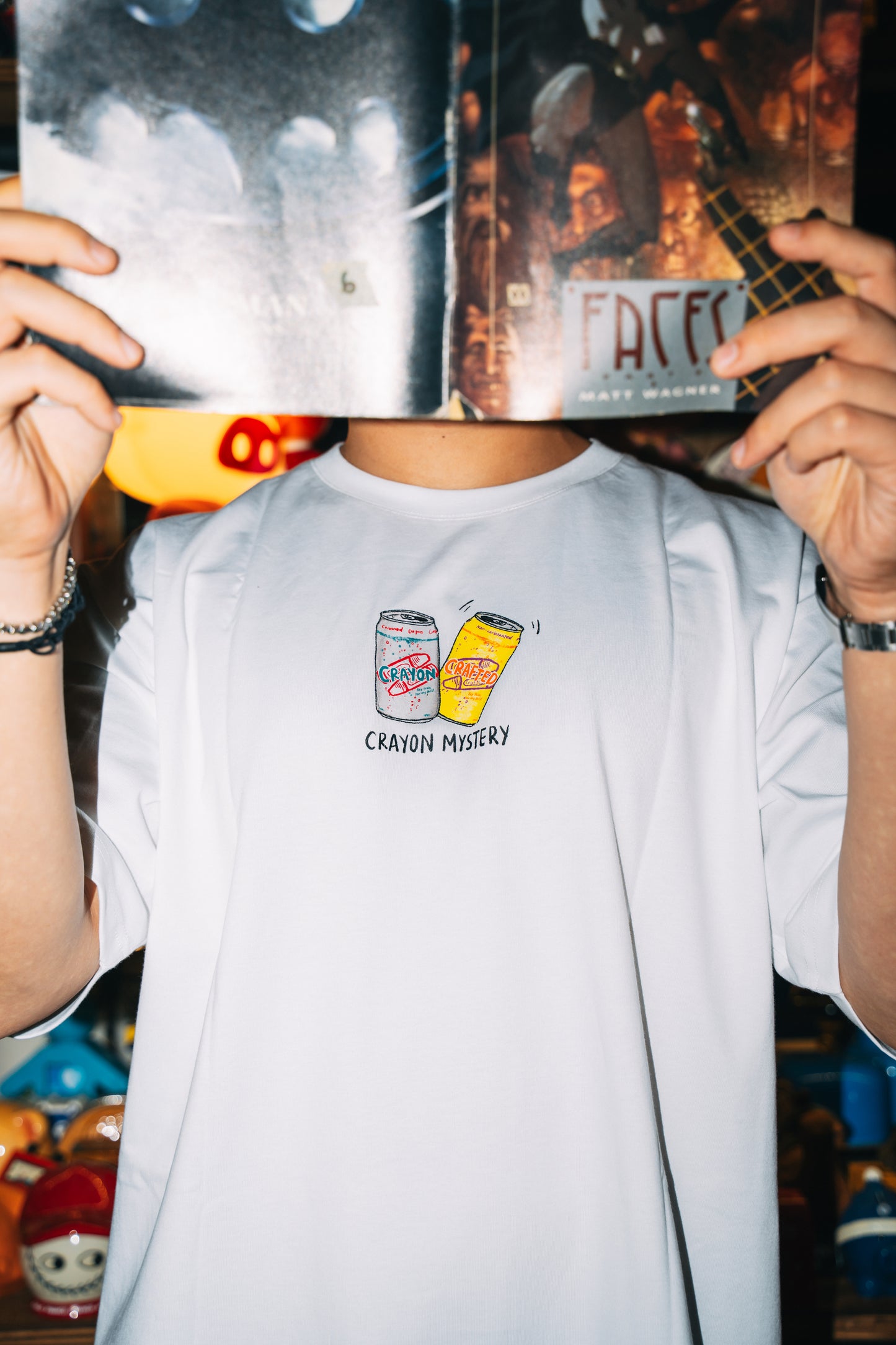 CRAYON MYSTERY (WHITE T)